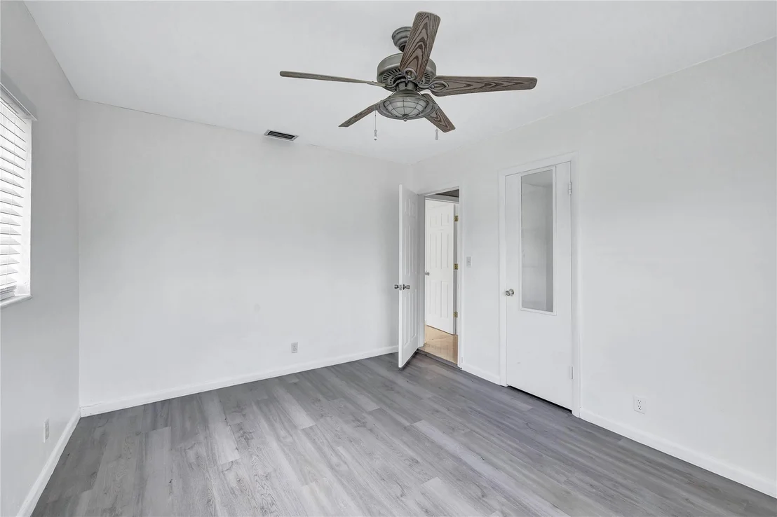 Photo of 2011 NE 34th Street