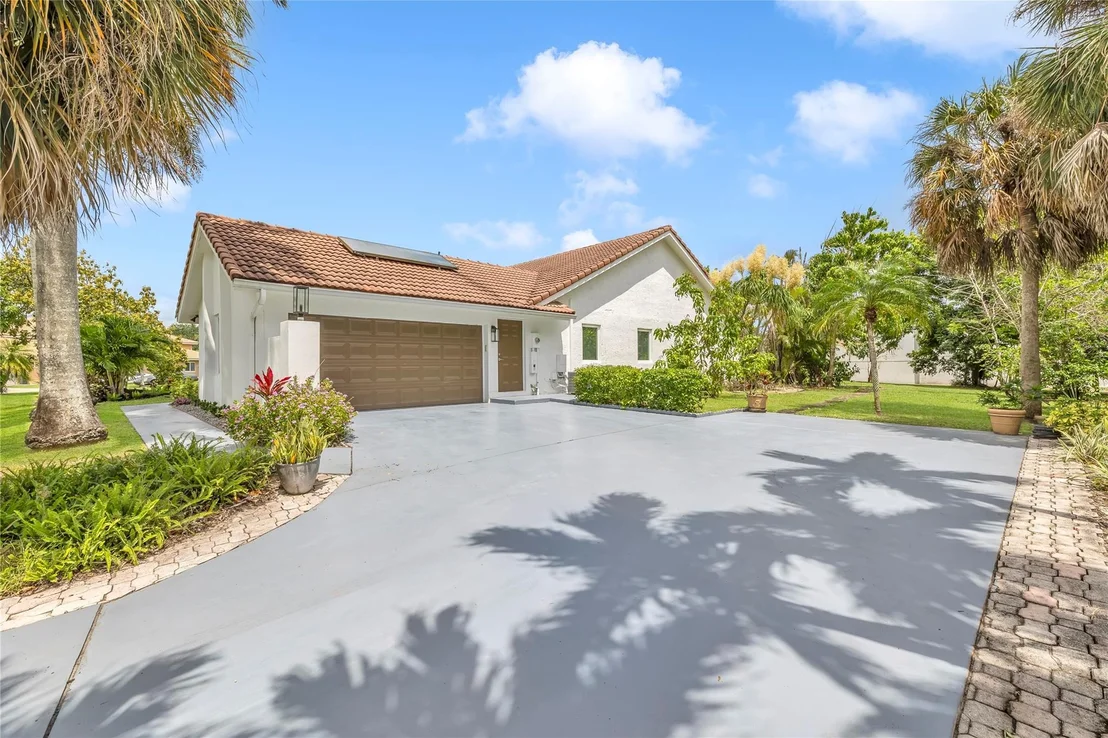 Photo of 8410 Sawpine Road