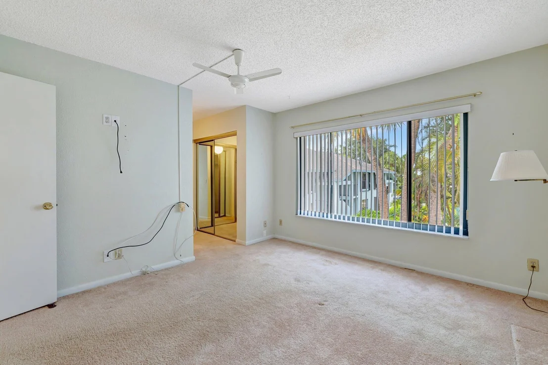 Photo of Unit TH128 at 950 S Kanner Highway
