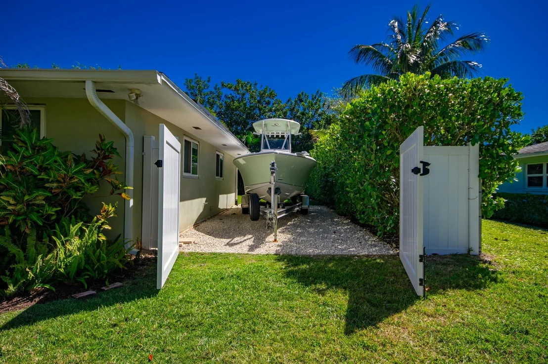 Photo of 5116 Laird Lane
