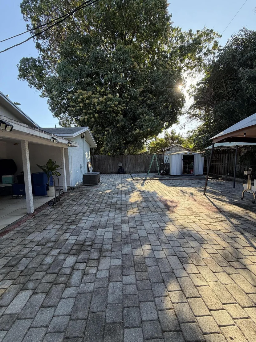 Photo of 814 Colonial Road