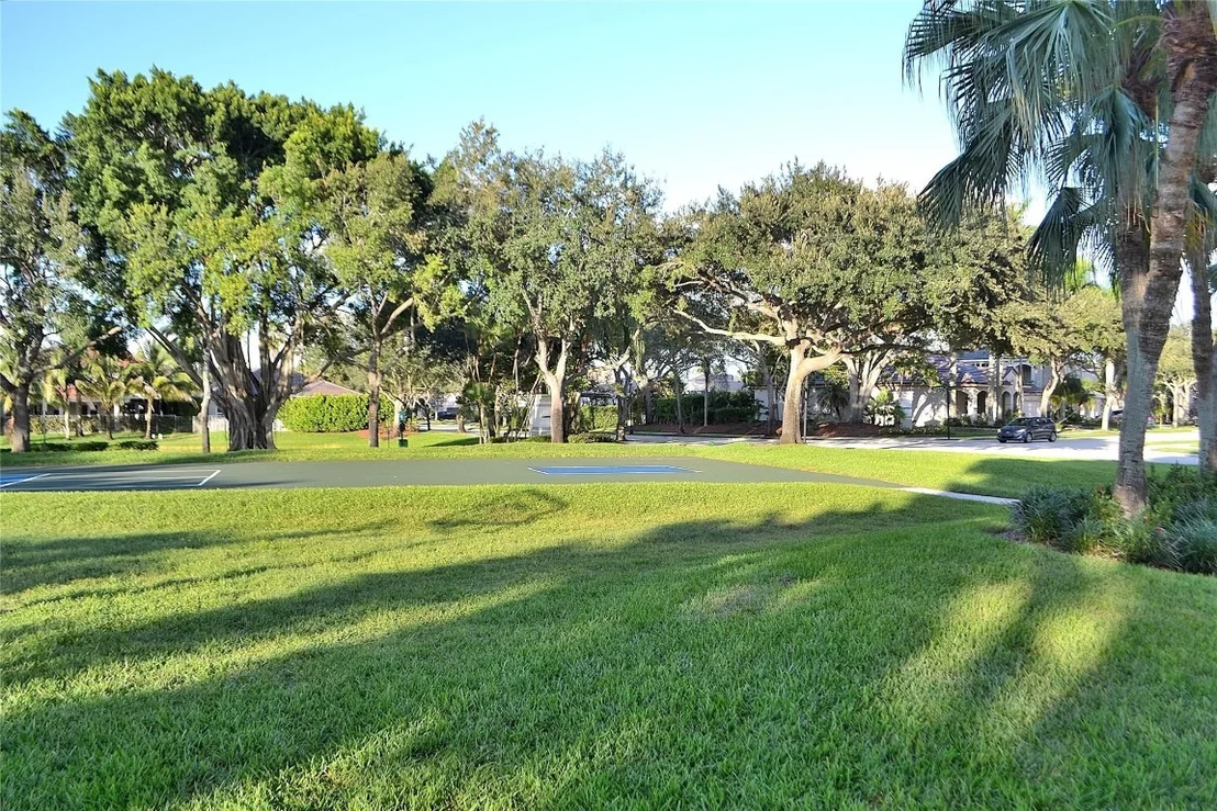 Photo of 872 Tanglewood Creek
