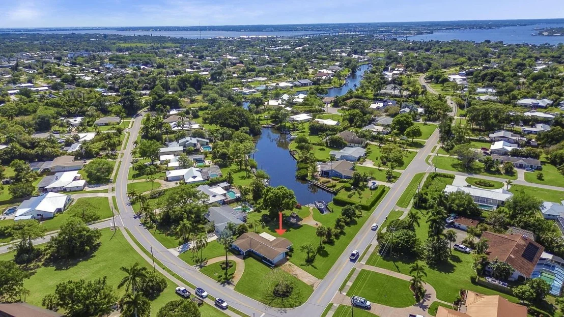 Photo of 1580 NW Lakeside Trail