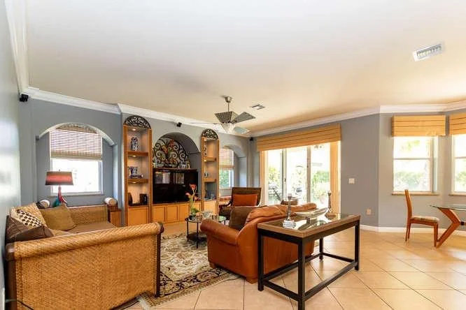 Photo of 2352 Thomson Way