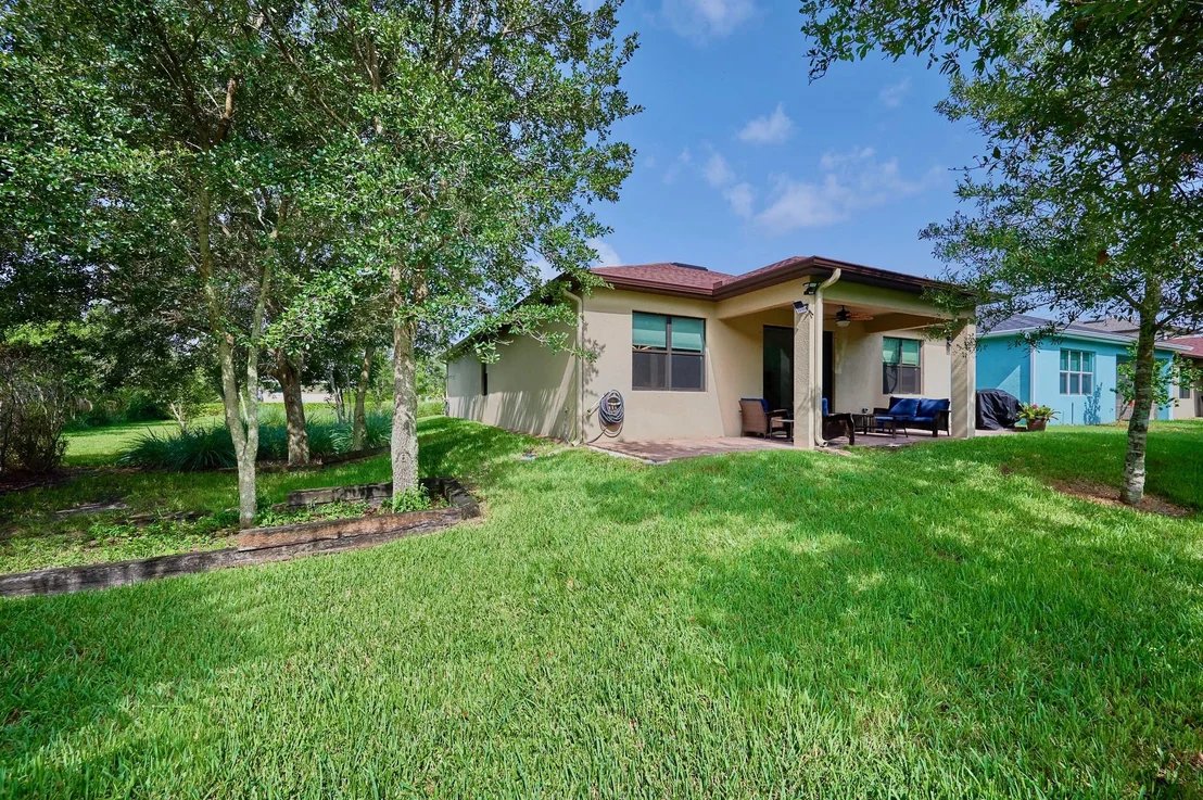 Photo of 1785 Willows Square