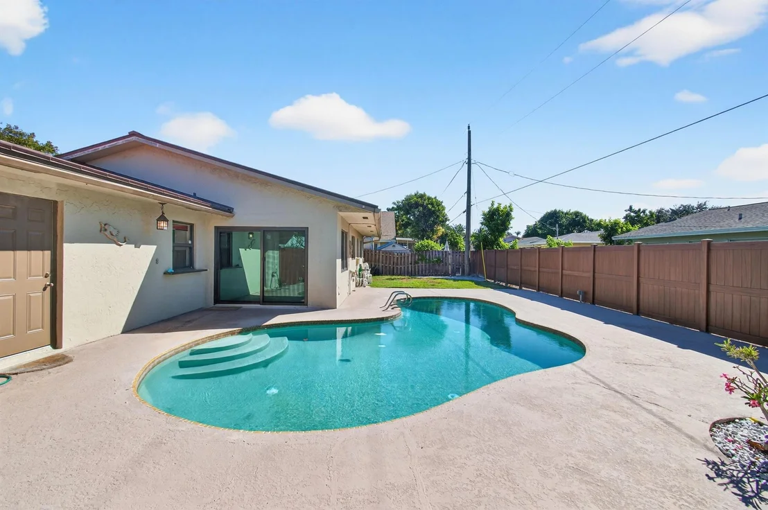 Photo of 714 Heron Drive