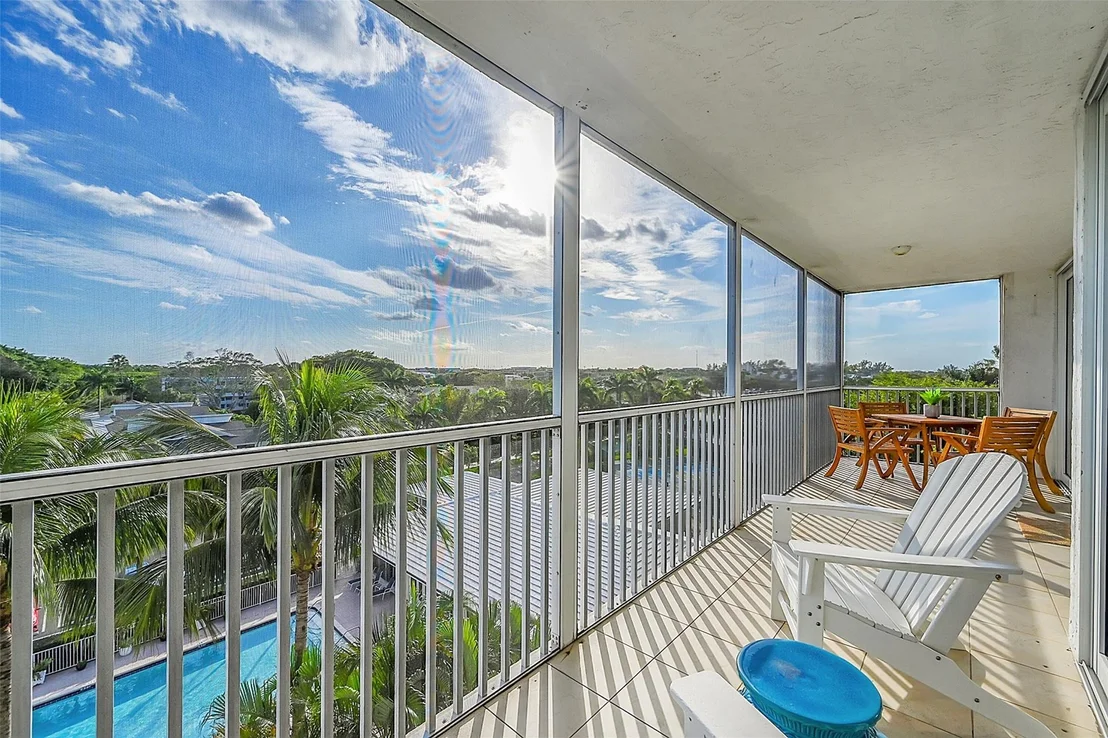 Photo of Unit 4607 at 1 Harbourside Drive