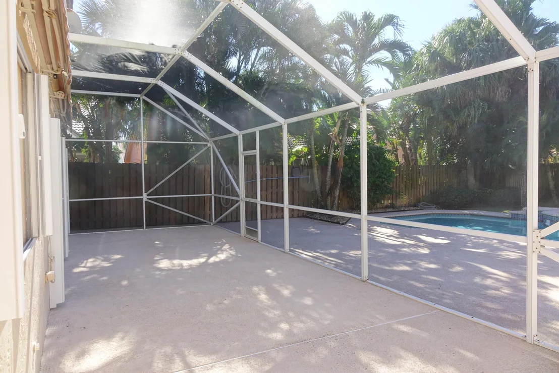 Photo of 11061 Lakeaire Circle