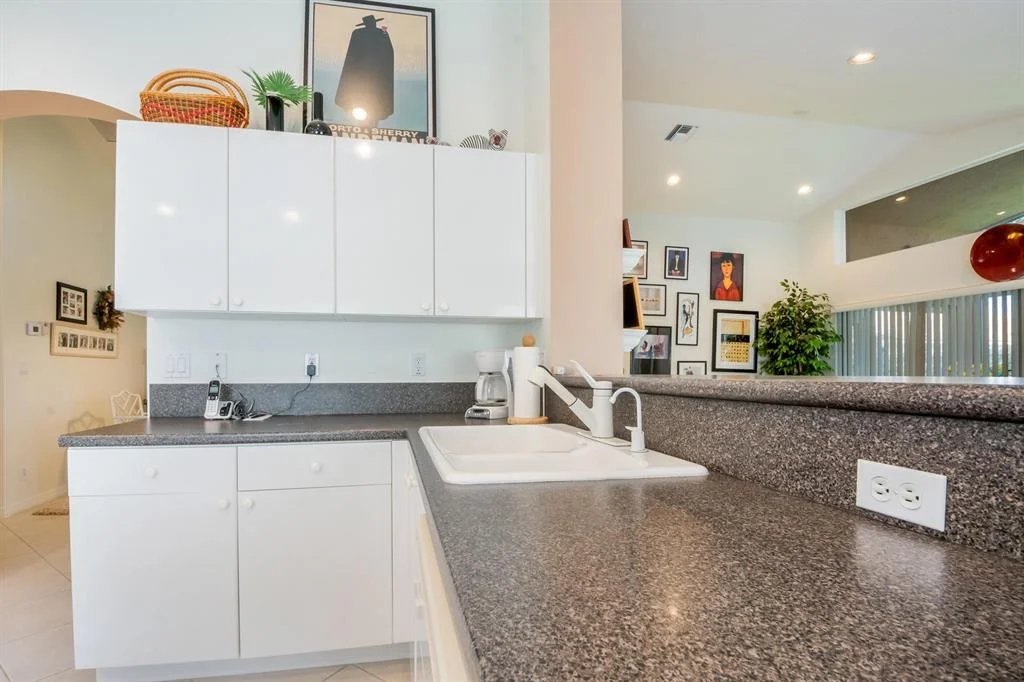 Photo of 6863 Viale Elizabeth
