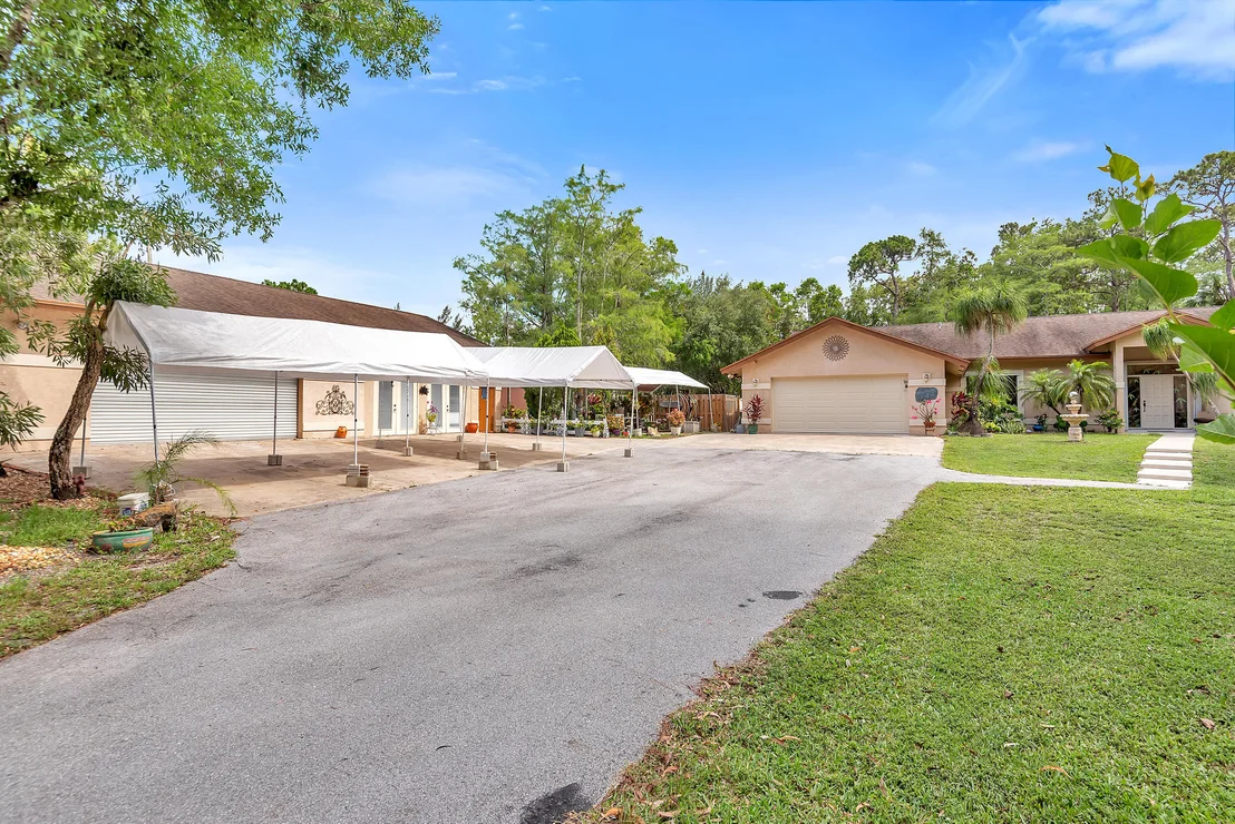 Photo of 13288 Compton Road