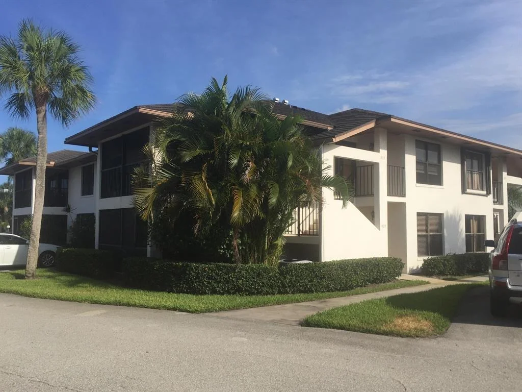 Photo of Unit 807 at 950 S Kanner Highway