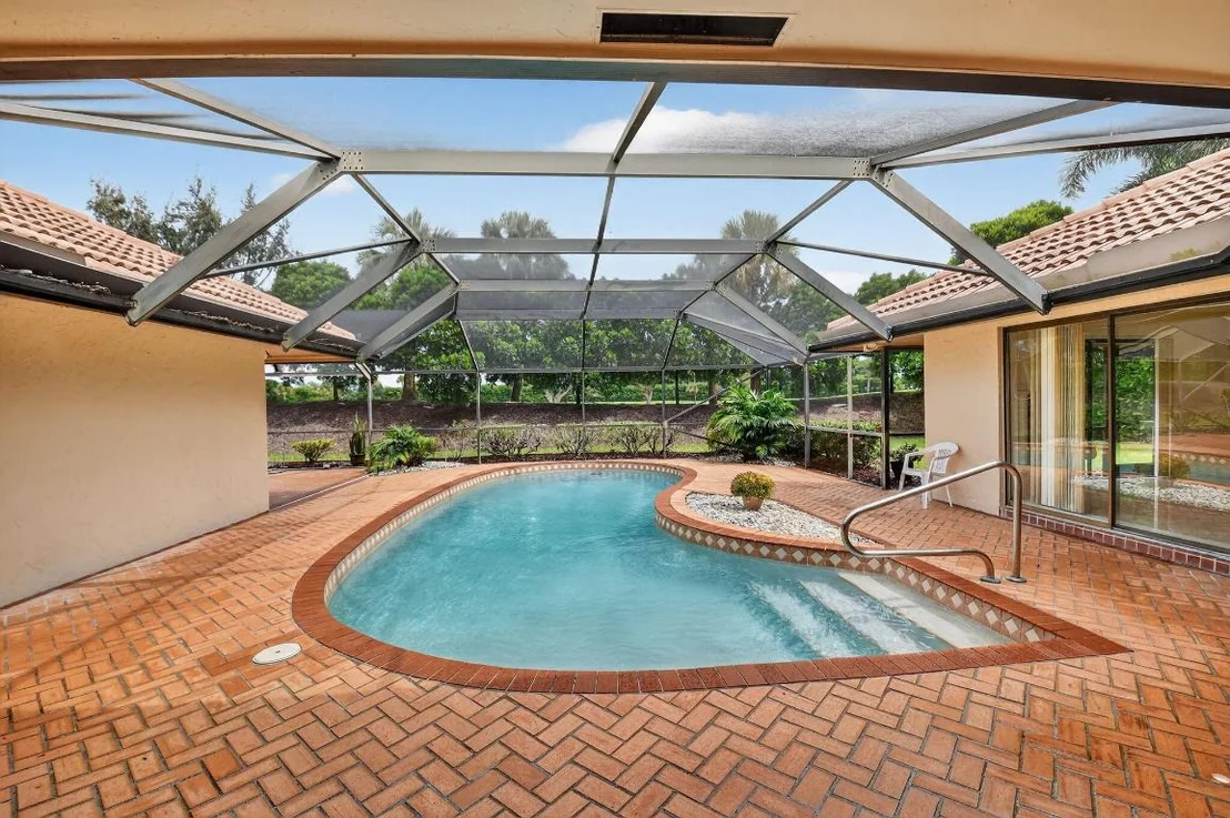 Photo of 5884 Pinebrook Drive