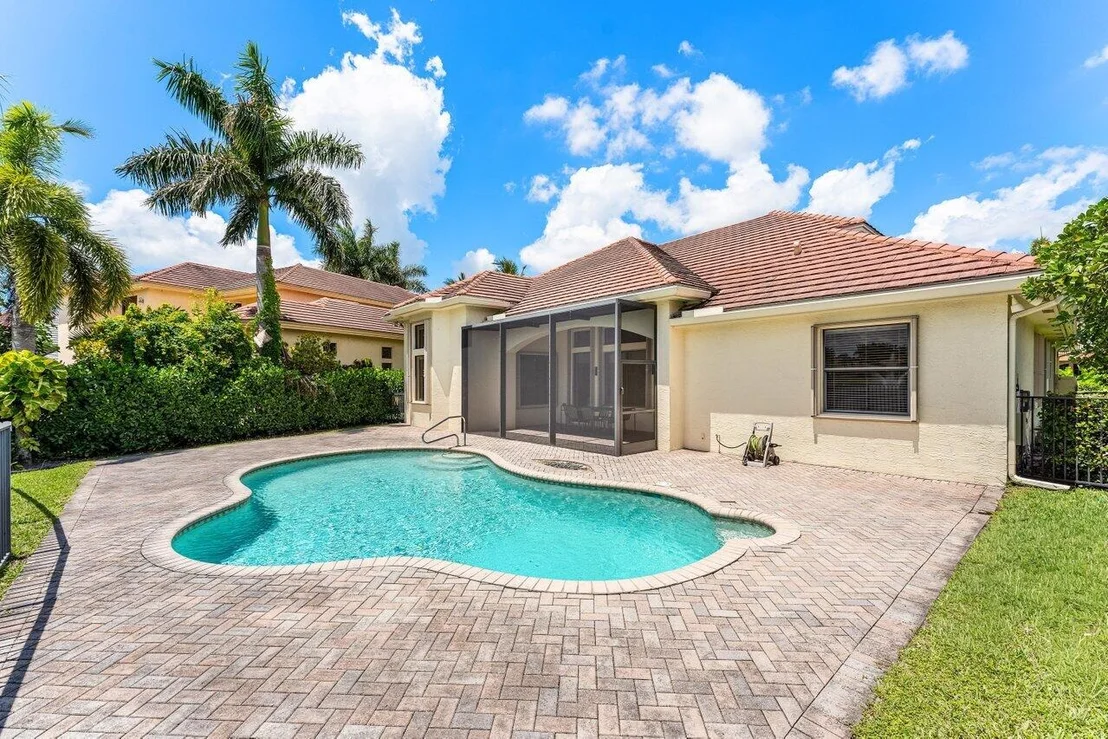 Photo of 3592 Collonade Drive