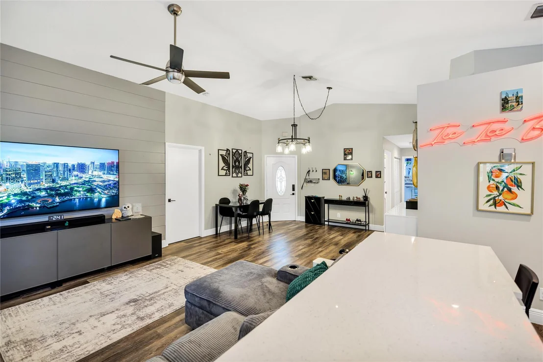 Photo of 5568 American Circle