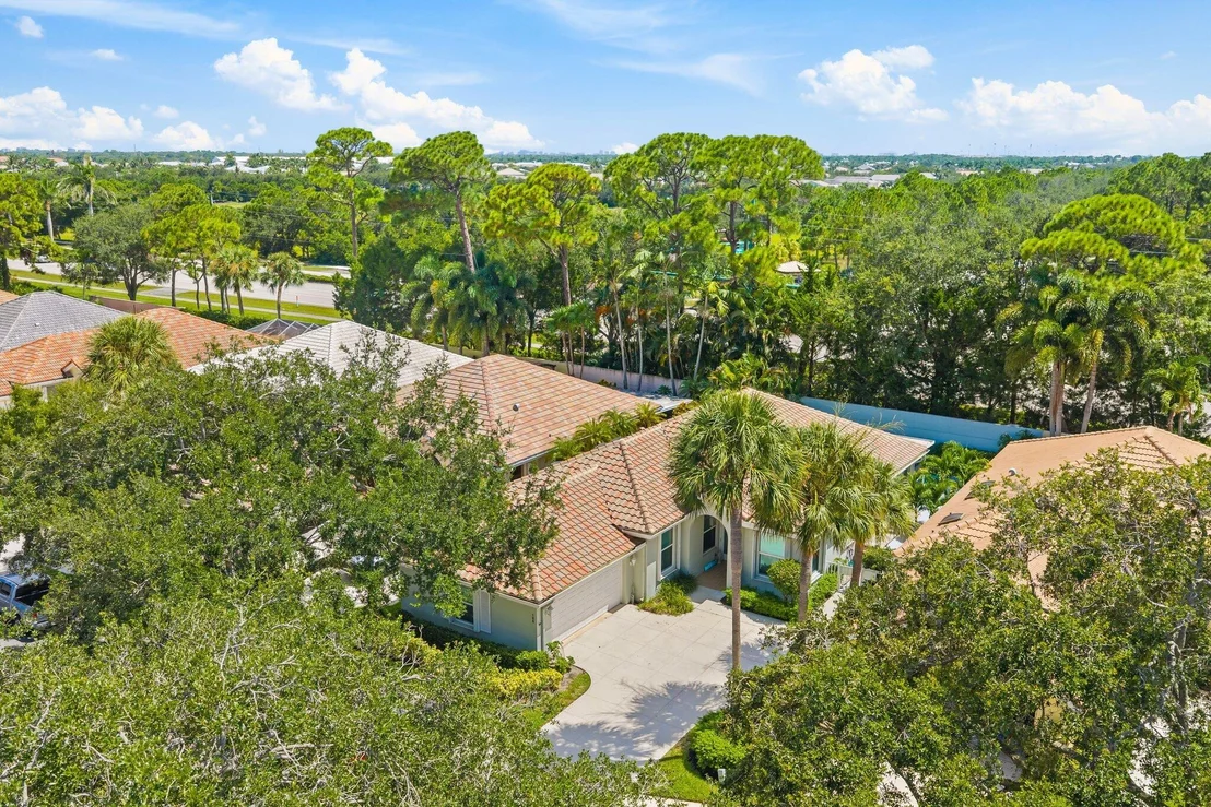 Photo of 188 S HAMPTON Drive