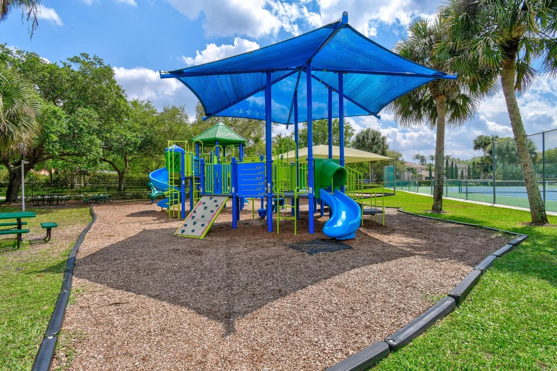 Photo of 1133 Egret Circle S
