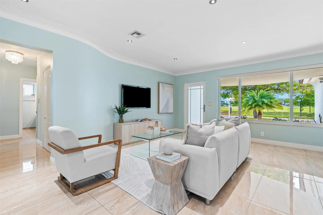 Photo of 741 Fairway Drive