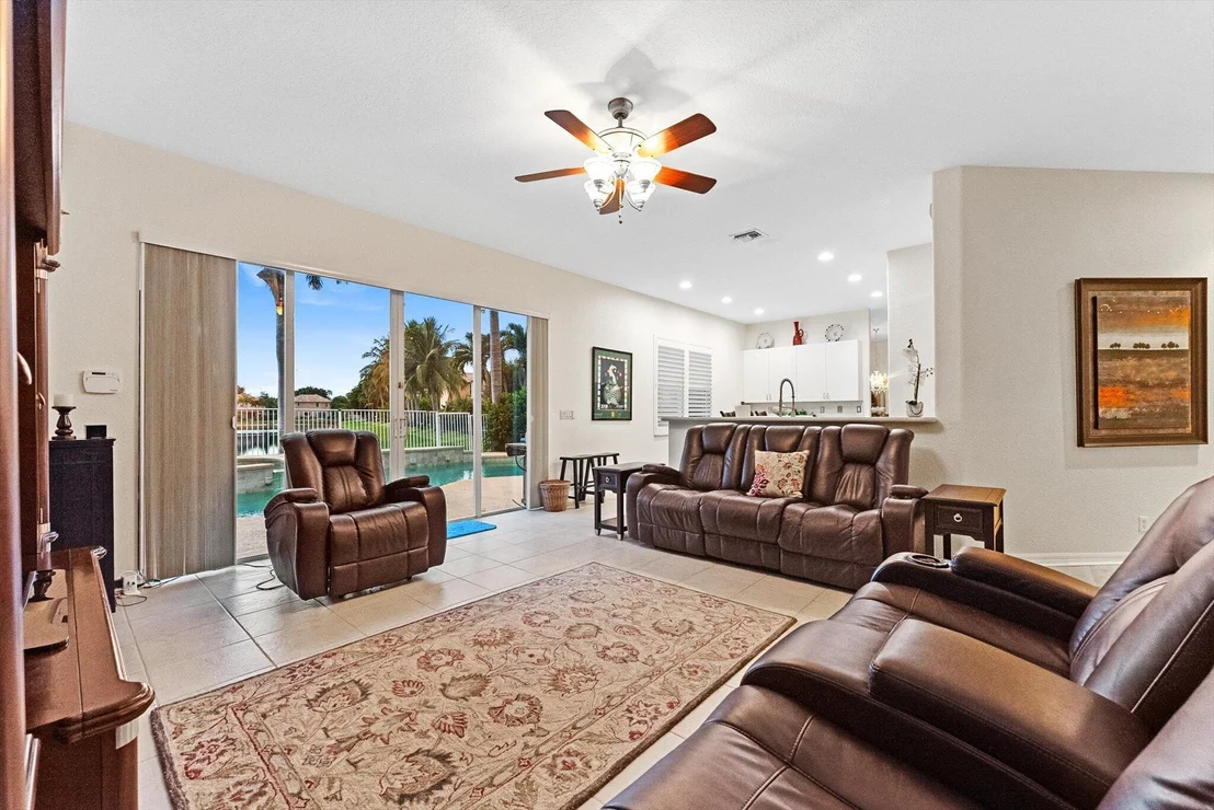Photo of 1282 Beacon Circle