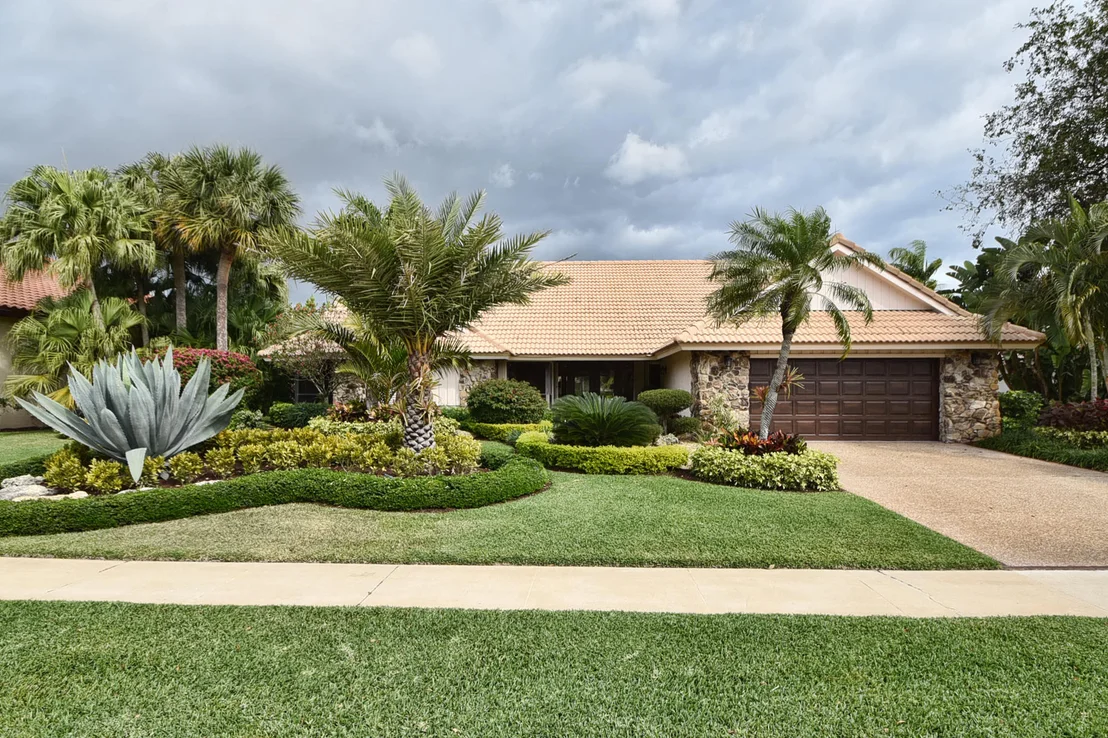 Photo of 3943 Live Oak Boulevard