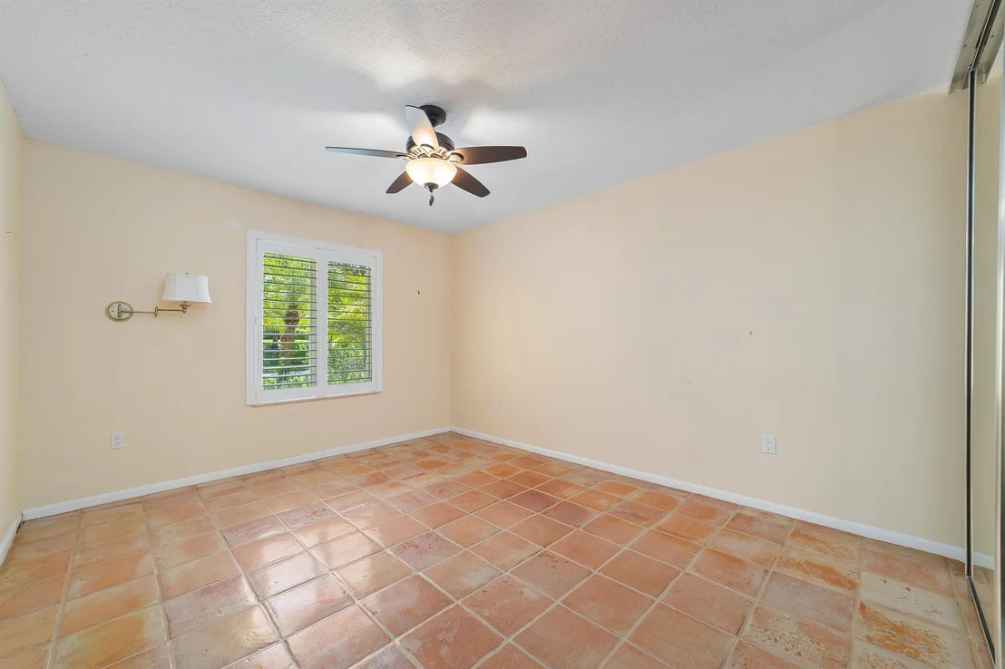 Photo of 418 River Edge Road