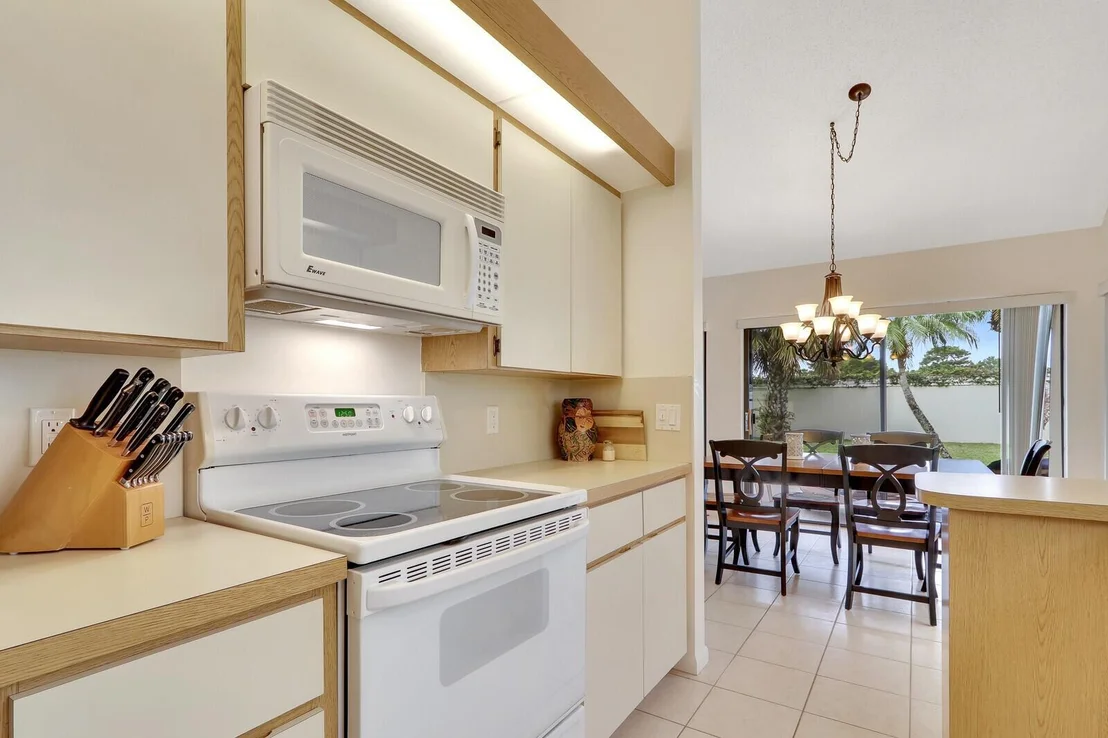 Photo of 408 River Edge Road