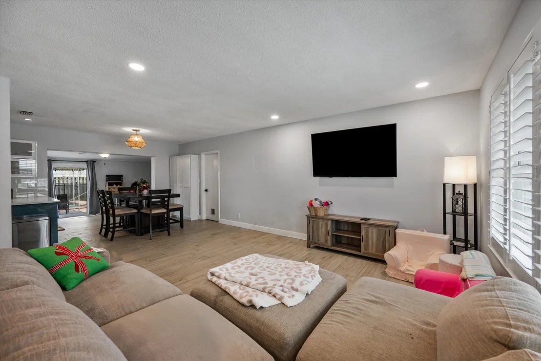 Photo of 16 Ridgewood Circle