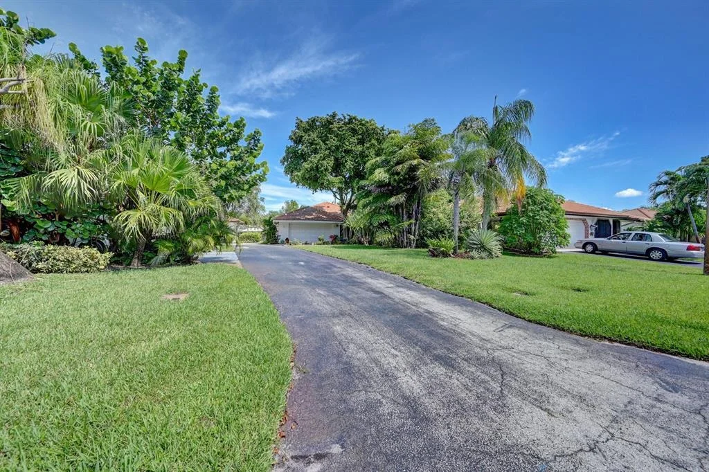 Photo of 333 Knob Hill Boulevard