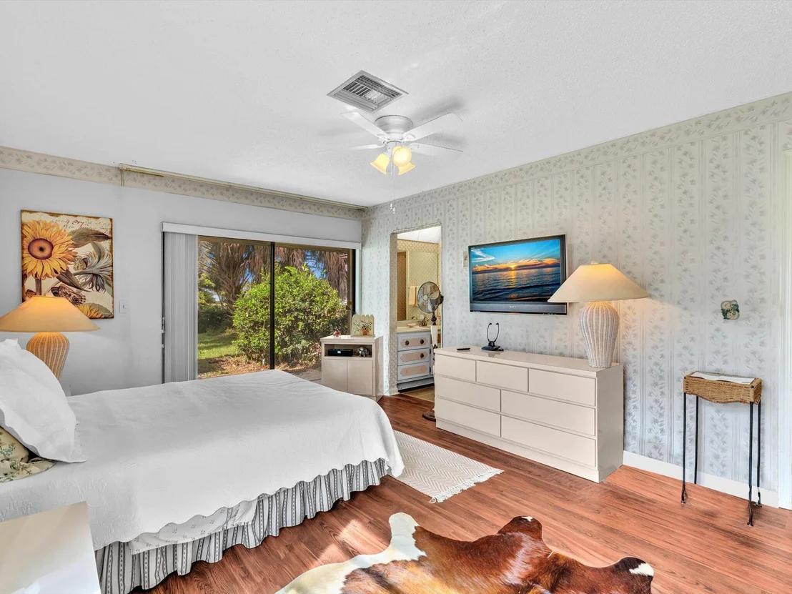 Photo of 3537 Lakeview Drive