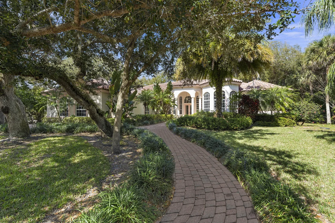 Photo of 540 Marbrisa Drive