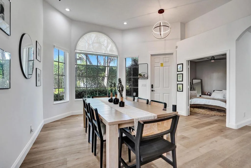 Photo of 1660 W Classical Boulevard