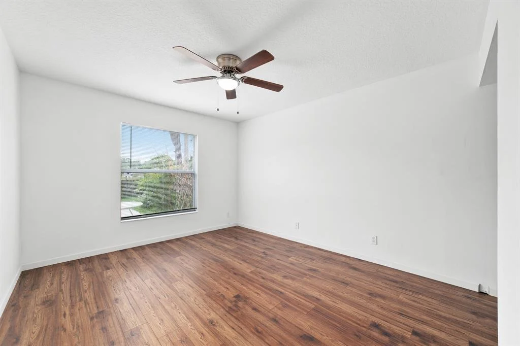 Photo of 6934 Mitchell Street