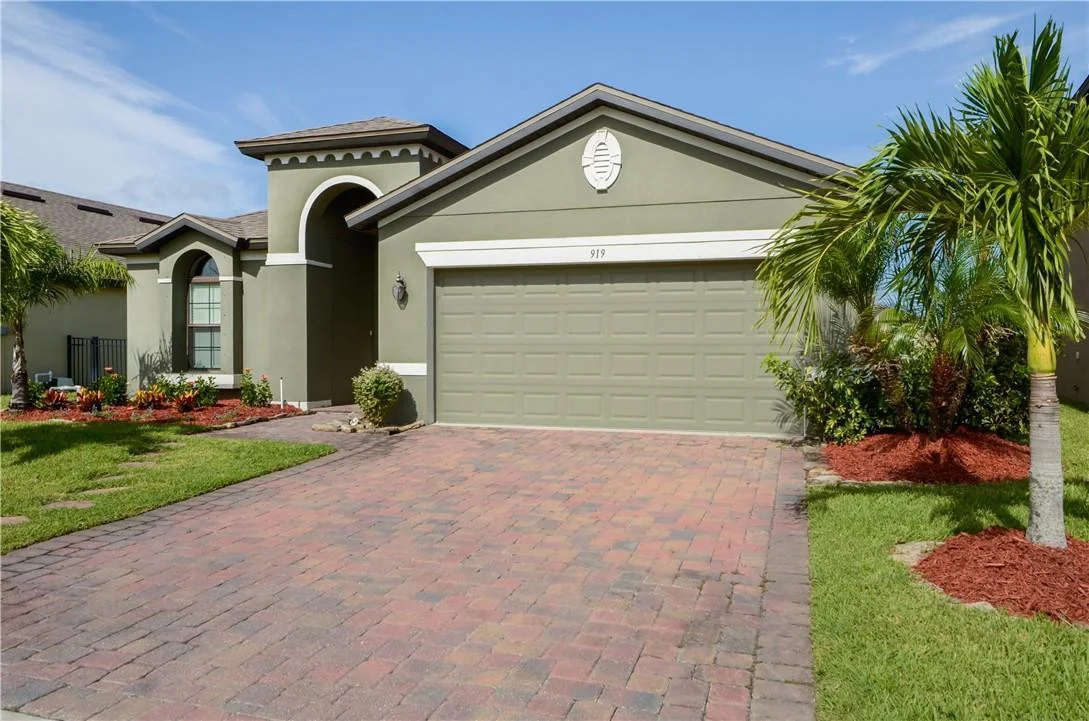 Photo of 919 Fiddleleaf Circle