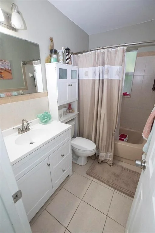 Photo of 716 Juniper Drive