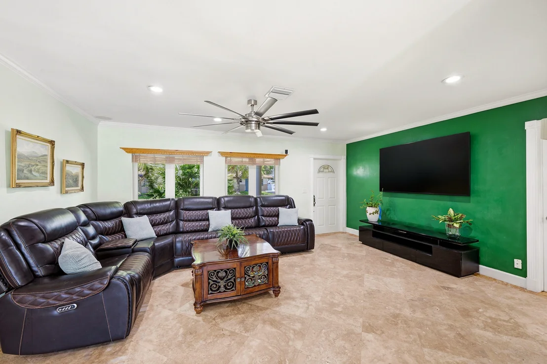 Photo of 390 SE 12th Avenue