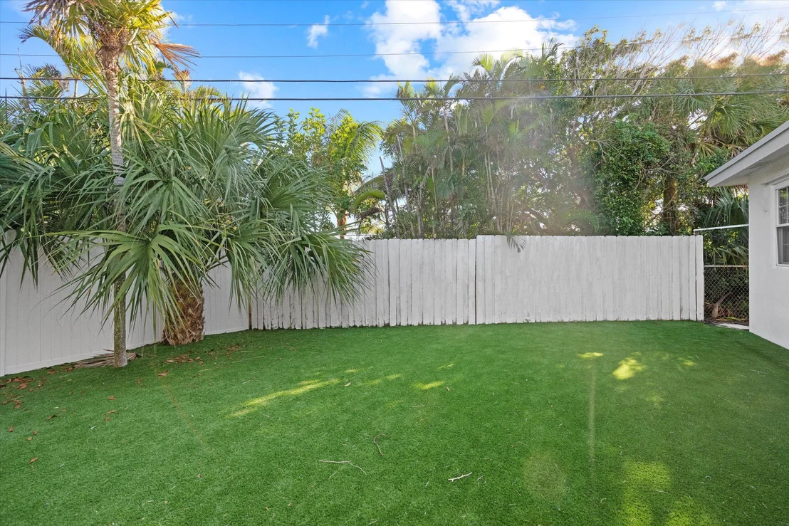 Photo of 430 Neptune Road