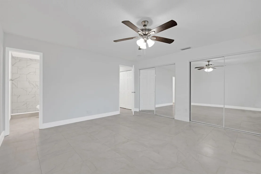 Photo of 891 Worcester Lane