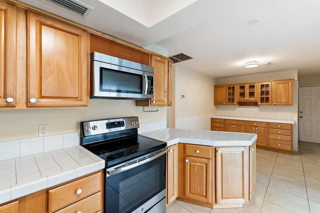 Photo of 678 Riverside Drive