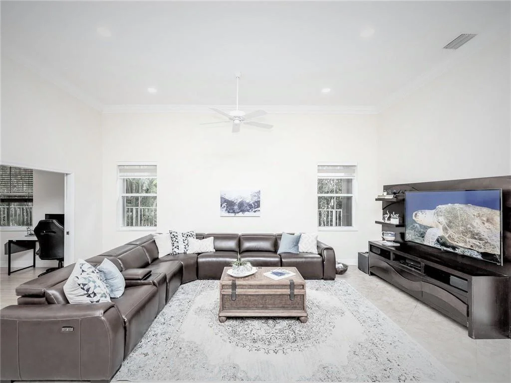 Photo of 1672 Eagle Bend
