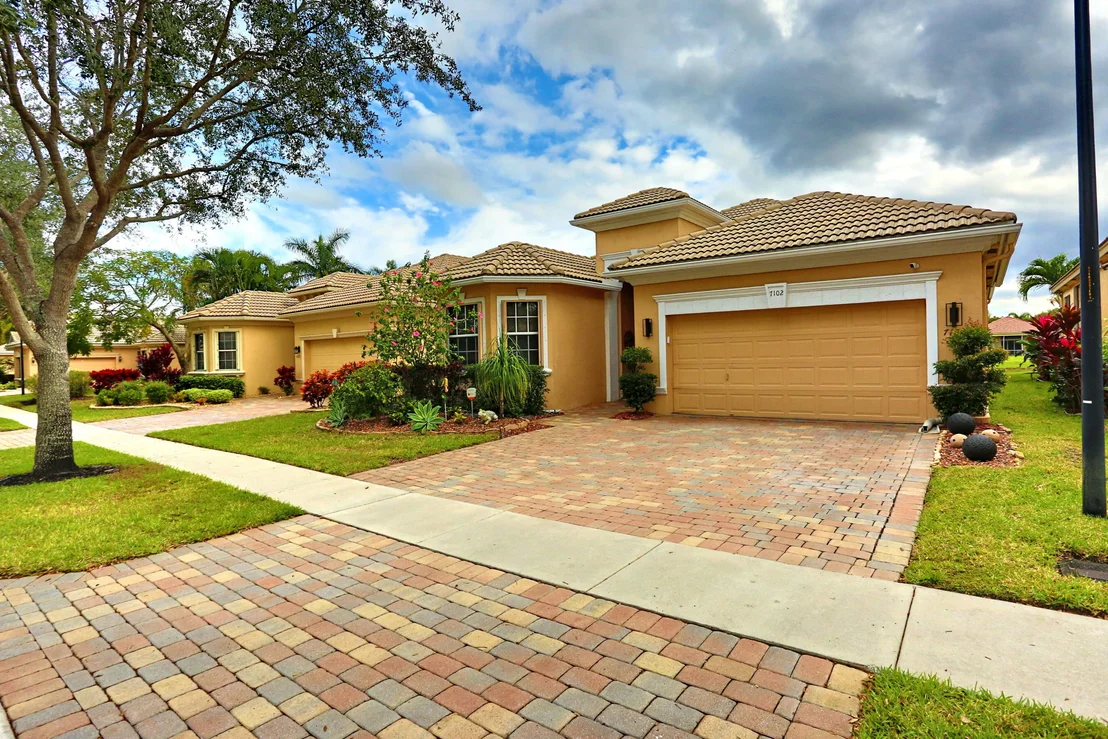 Photo of 7102 Vesuvio Place