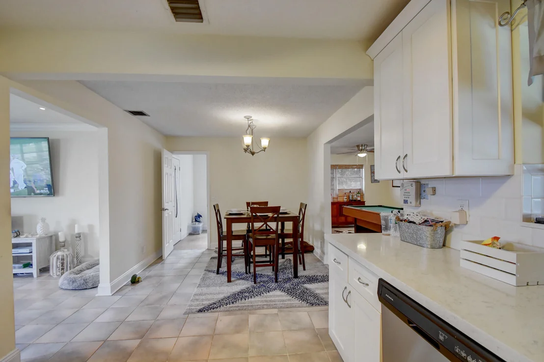 Photo of 3546 Oberon Avenue