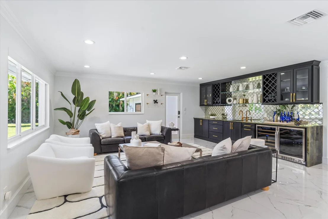 Photo of 7647 Lawrence Road
