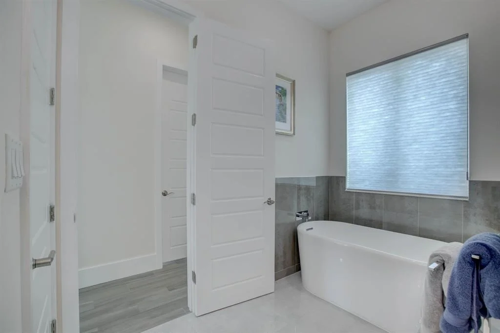 Photo of 4201 NE 30th Terrace