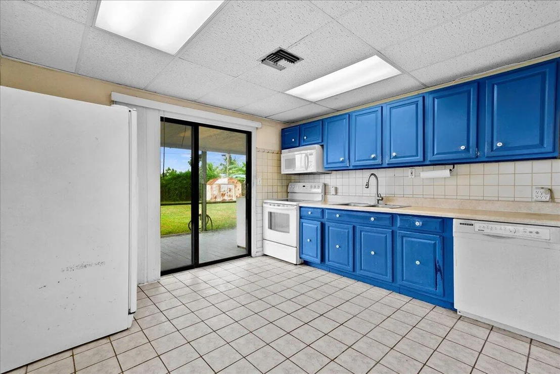 Photo of 725 Elm Road