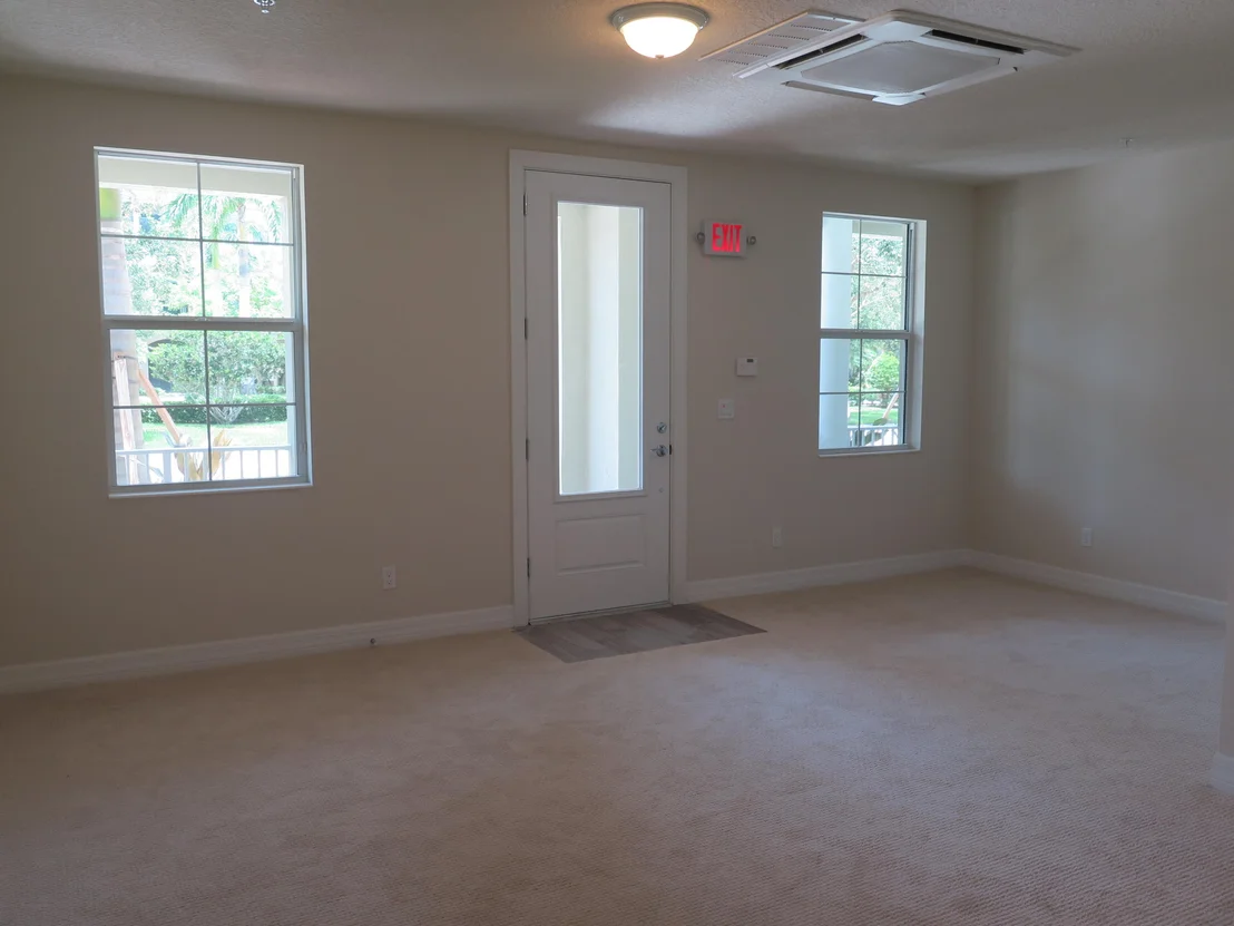 Photo of 1072 Community Drive