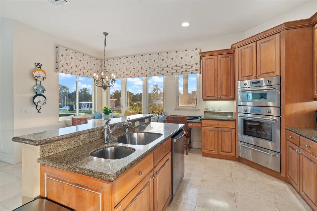 Photo of 602 Oak Harbour Drive