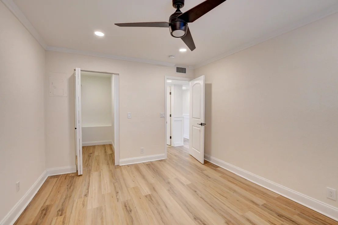 Photo of 449 Normandy J