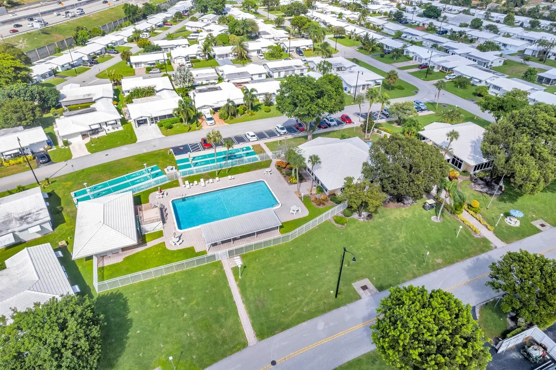 Photo of 2550 NW 2 Drive