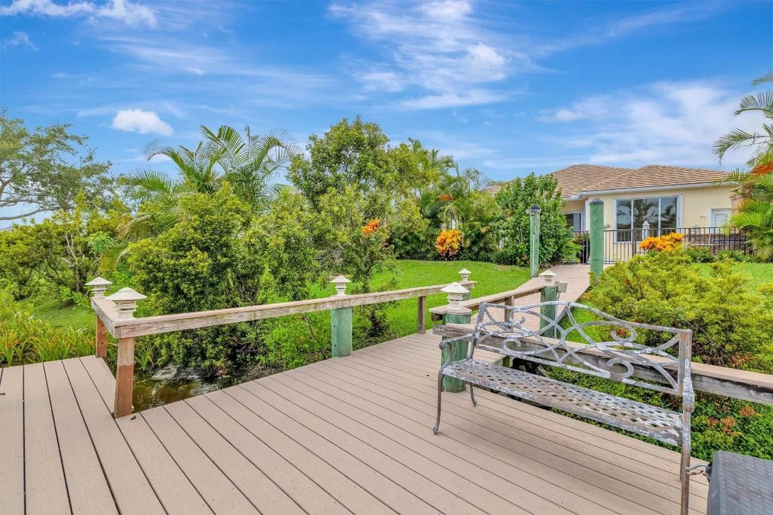 Photo of 699 SW River Bend Circle