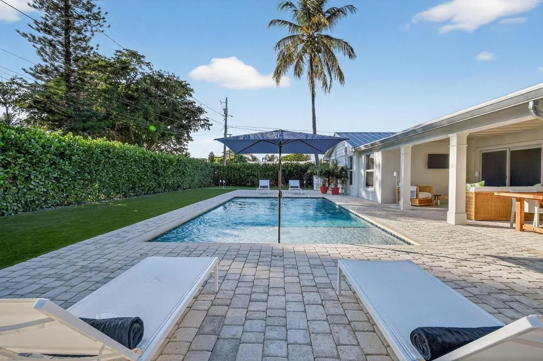 Photo of 700 Lakeside Circle