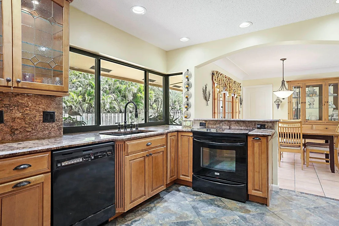 Photo of 3031 NE 45th Street